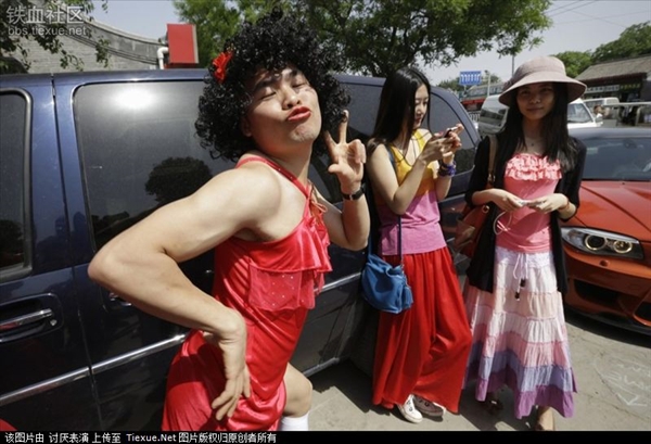 Cô gái cao 1,79m có nét giống Phạm Hương gây chú ý tại Miss Universe  Vietnam | Báo Gia Lai điện tử