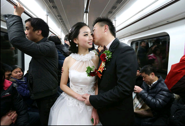 Trung Quốc: Điểm mặt những đám cưới độc và lạ đời 7