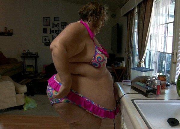 Bà mẹ 43 tuổi gần 300kg ước mơ giảm được cân để chăm con 1