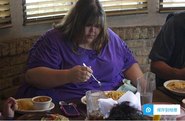 Bà mẹ 43 tuổi gần 300kg ước mơ giảm được cân để chăm con 2