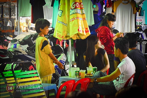 Người nghèo ăn xin ở Sài Gòn "vừa mừng vừa lo" 4