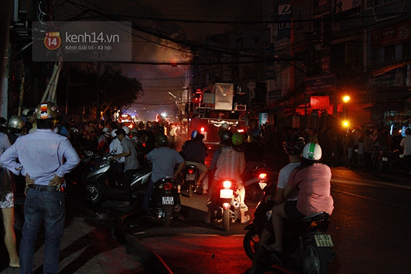 Toàn cảnh vụ cháy ở trung tâm Sài Gòn làm 1 người tử vong 13