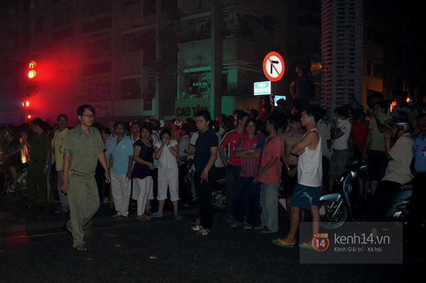 Toàn cảnh vụ cháy ở trung tâm Sài Gòn làm 1 người tử vong 14
