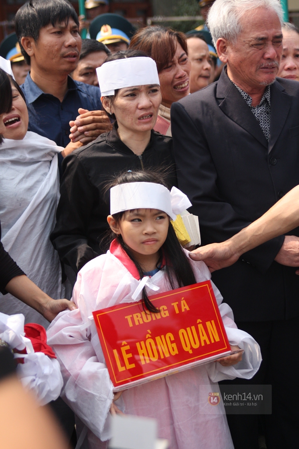 Nghẹn ng&agrave;o tiễn đưa 4 chiến sĩ hy sinh về nơi an nghỉ cuối c&ugrave;ng 19