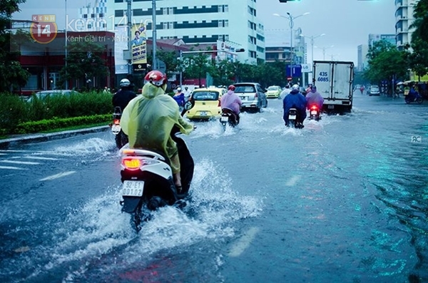 Đà Nẵng mưa lớn ngập lụt vì bão, học sinh toàn thành phố nghỉ học 1