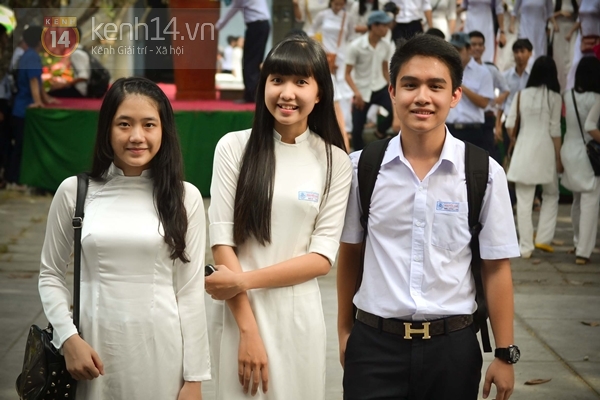 Teen Đà Nẵng xinh xắn trong tà áo dài trắng mừng năm học mới 18