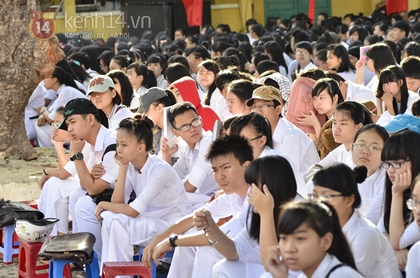 Teen Đà Nẵng xinh xắn trong tà áo dài trắng mừng năm học mới 3