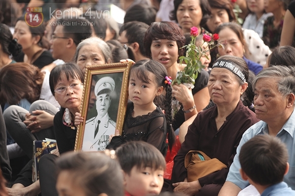 Toàn cảnh đưa linh cữu Đại tướng từ Hà Nội về quê nhà Quảng Bình 39