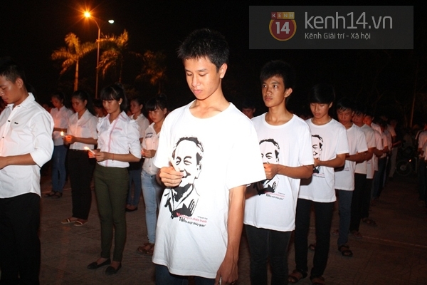 Giới trẻ Quảng Bình thắp 103 ngọn nến tưởng niệm Đại tướng 2