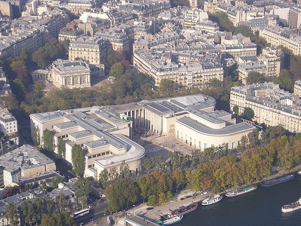 Đến Paris t&igrave;m những người &ldquo;th&eacute;t ra lửa&rdquo; 1