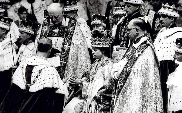 Những lễ nhậm chức "ngôi vương" đáng nhớ trong lịch sử 8