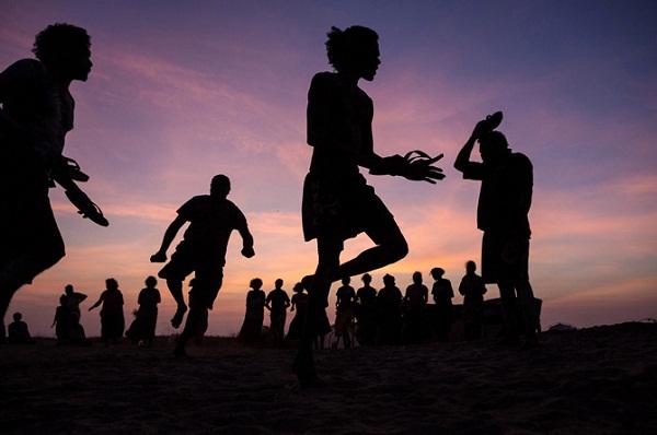 Cộng đồng 50.000 tuổi sống nguy&ecirc;n thủy giữa x&atilde; hội hiện đại 2