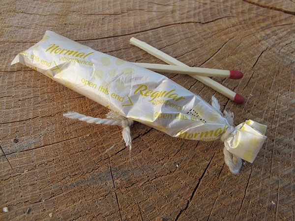 B&iacute; k&iacute;p sinh tồn chỉ bằng... băng vệ sinh tampon 13