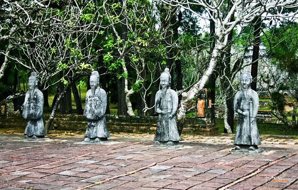 thu-choi-tet-doc-nhat-vo-nhi-cua-vua-chua-thoi-nguyen.jpg