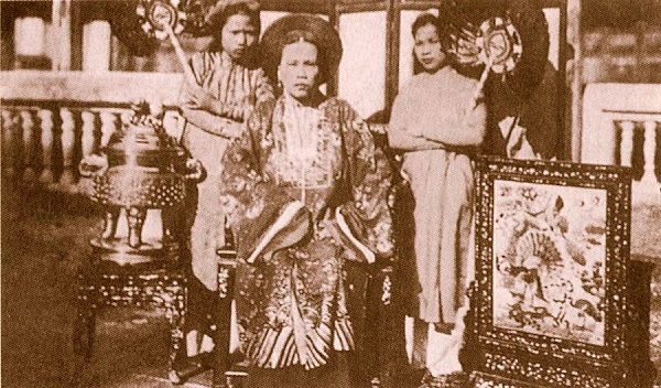 thu-choi-tet-doc-nhat-vo-nhi-cua-vua-chua-thoi-nguyen.jpg