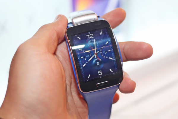 Cận cảnh Samsung Gear S tại Việt Nam 10