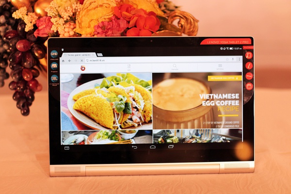 Cận cảnh Lenovo YOGA Tablet 2 Pro - Tablet có máy chiếu đầu tiên thế giới 12
