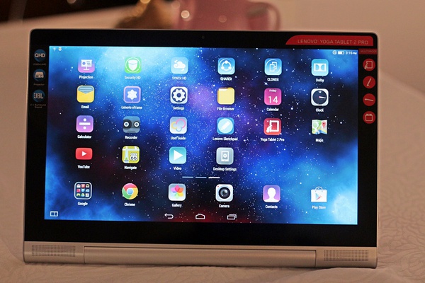 Cận cảnh Lenovo YOGA Tablet 2 Pro - Tablet có máy chiếu đầu tiên thế giới 2