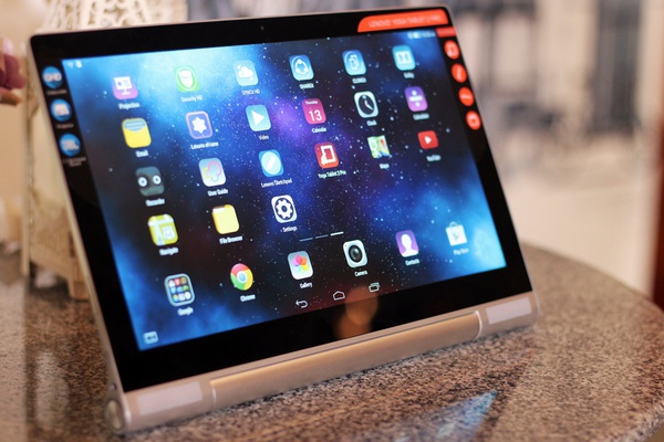 Cận cảnh Lenovo YOGA Tablet 2 Pro - Tablet có máy chiếu đầu tiên thế giới 6