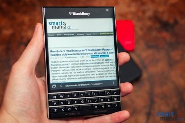 BlackBerry thu mua iPhone để đổi lấy BlackBerry Passport 3