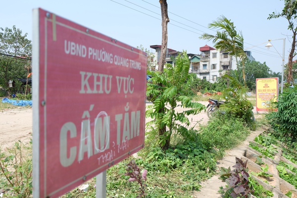 C&ocirc;ng an dựng lại hiện trường nam thanh ni&ecirc;n bị bạn n&eacute;m đ&aacute; dưới hồ đến chết 9