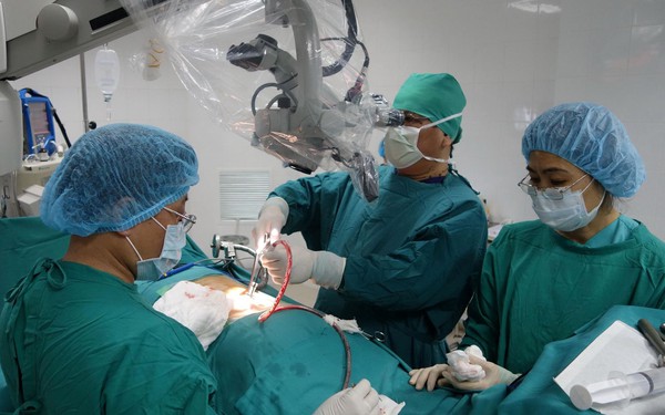T&acirc;m sự &ldquo;Ở Việt Nam c&oacute; nhiều Nina Phạm thầm lặng&rdquo; của một b&aacute;c sĩ g&acirc;y sốt  1
