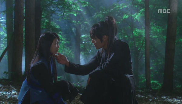 "Nữ hiệp" Suzy chạm mặt thần thú Wol Ryung  1