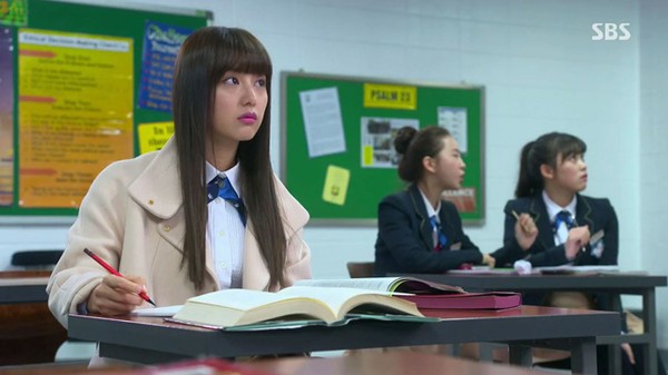 Nữ ho&agrave;ng "sang chảnh" to&agrave;n diện của "The Heirs" 3