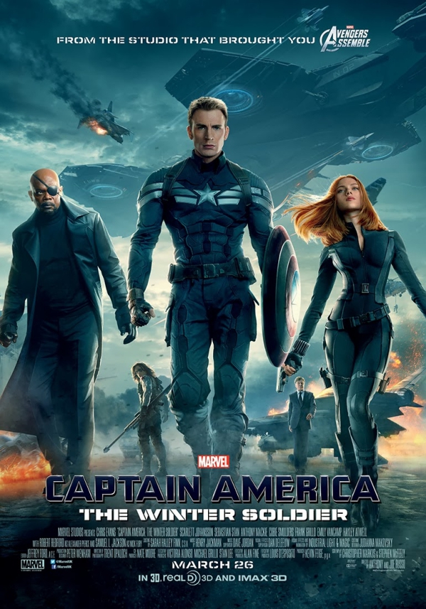 Captain America nắm tay Black Widow đầy ẩn ý 10