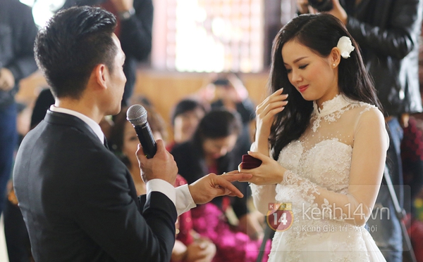 T&acirc;m T&iacute;t nghẹn ng&agrave;o x&uacute;c động trong lễ Hằng Thuận tại ch&ugrave;a 18