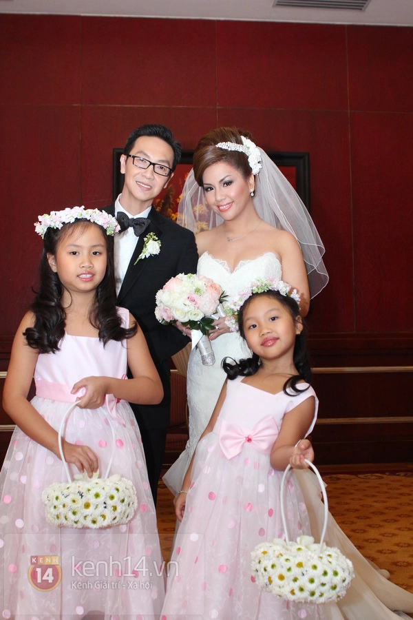 Con gái Cẩm Ly hóa "thiên thần rải hoa" trong đám cưới Minh Tuyết 1