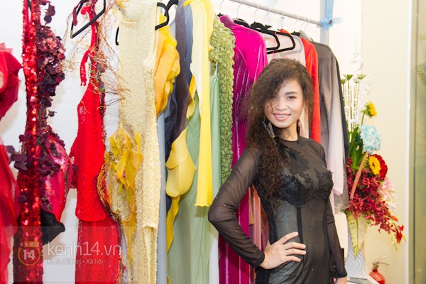 Diễm Hương rạng rỡ khoe eo thon sau nghi vấn đ&atilde; kết h&ocirc;n 8