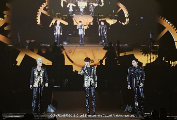 3 đêm diễn lịch sử của JYJ tại "thánh đường" Tokyo Dome 13