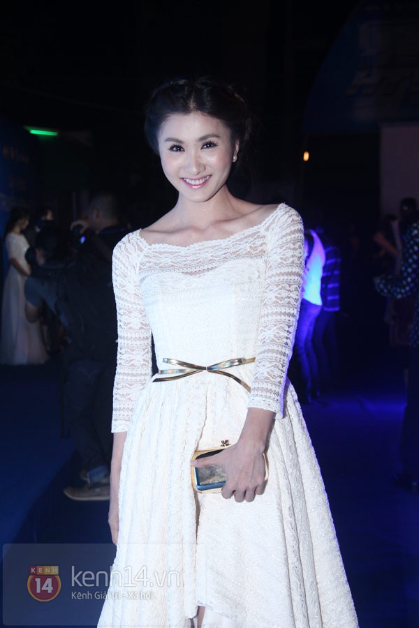 Dàn sao Việt "xinh như mộng" tấp nập trên thảm đỏ "HTV Awards" 9