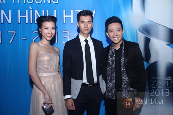 Dàn sao Việt "xinh như mộng" tấp nập trên thảm đỏ "HTV Awards" 8