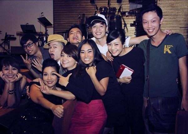L&ecirc; Hiếu đi xem Justin Bieber, Bảo Thy "ghiền" phim Yoochun 2