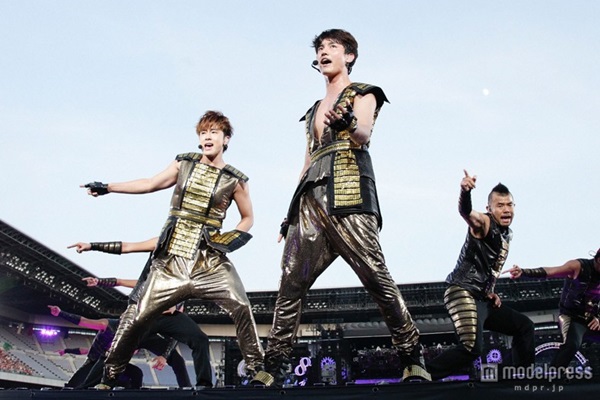 Big Bang phá kỉ lục đi tour mái vòm tại Nhật của DBSK 2