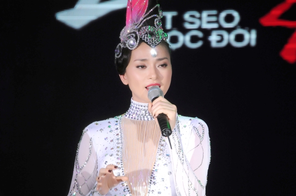 5 người đẹp của showbiz Việt được thế giới ch&uacute; &yacute; 8