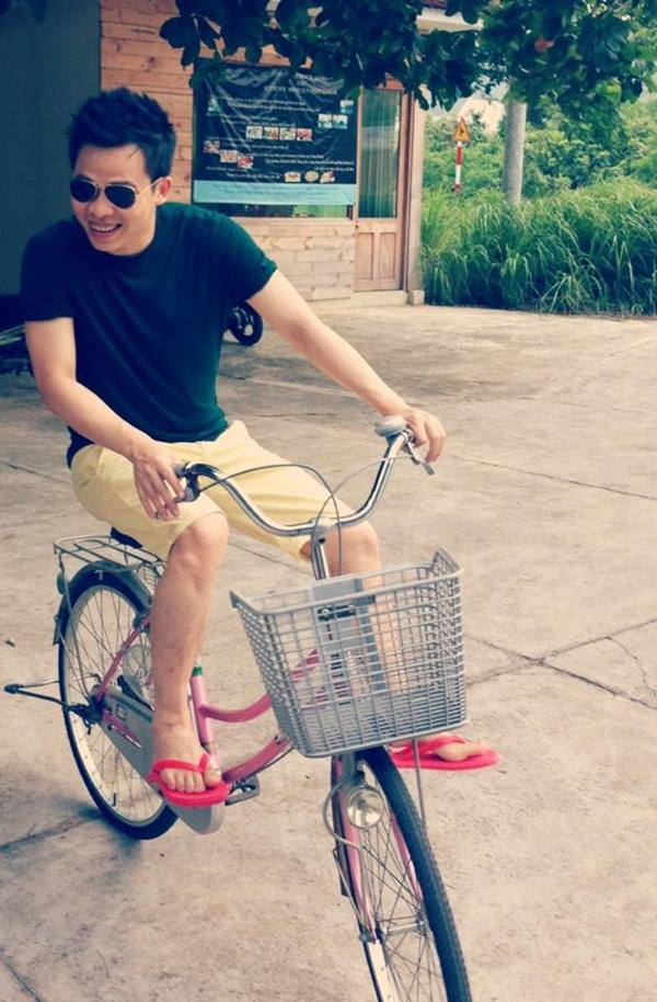 Khắc Tiệp chở Ngọc Trinh dạo chơi Côn Đảo bằng xe đạp  6