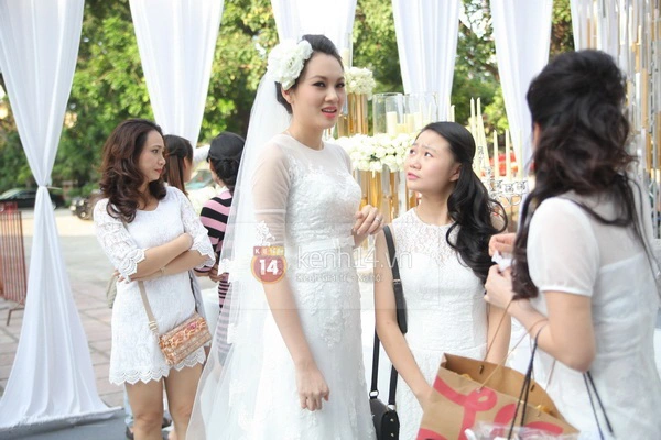 Cho&aacute;ng ngợp với si&ecirc;u đ&aacute;m cưới 7 tỷ của Ngọc Thạch 11