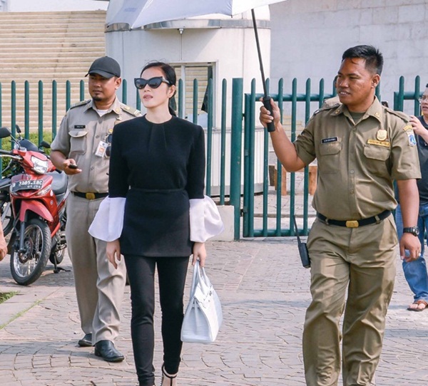 Những "m&oacute;n qu&agrave;" bất ngờ bạn sẽ nhận được nếu l&agrave; sao Việt 12