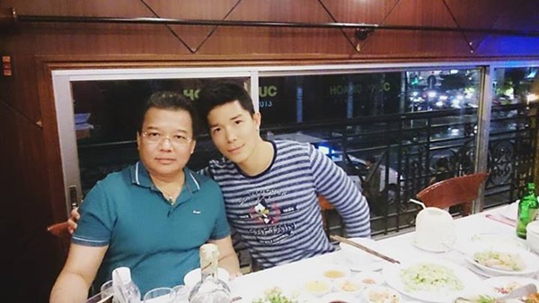 Nathan Lee hớn hở khoe ảnh chụp cùng bố mẹ chồng Hà Tăng 4