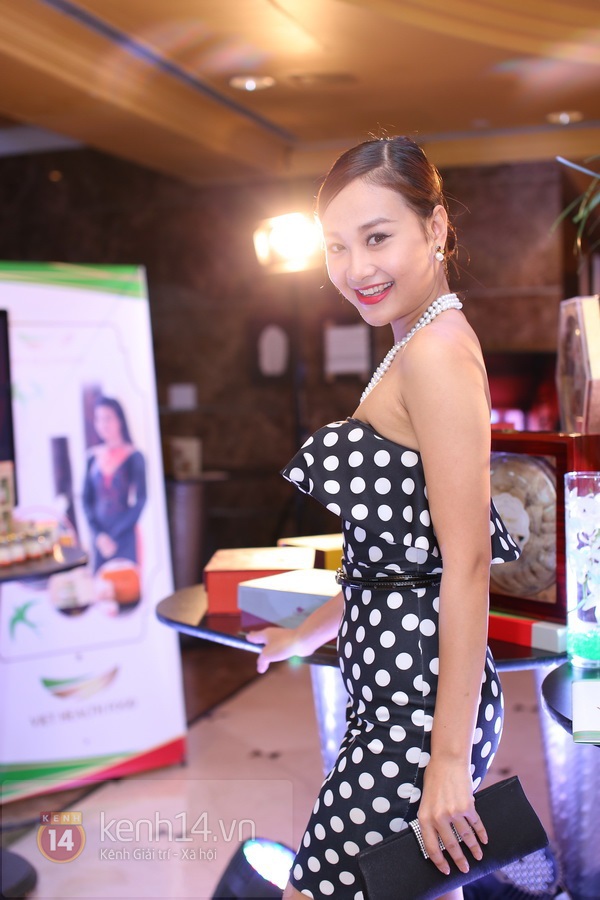 Hoa hậu Hương Giang xuất hiện rạng rỡ sau scandal dùng túi rởm 13