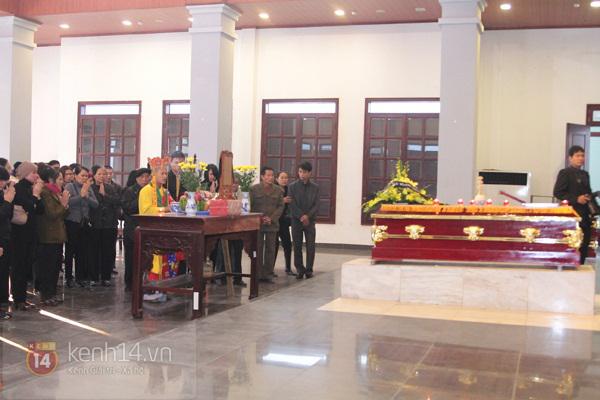 X&uacute;c động lễ viếng nghệ sĩ Tuấn Dương 1