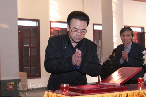 X&uacute;c động lễ viếng nghệ sĩ Tuấn Dương 12