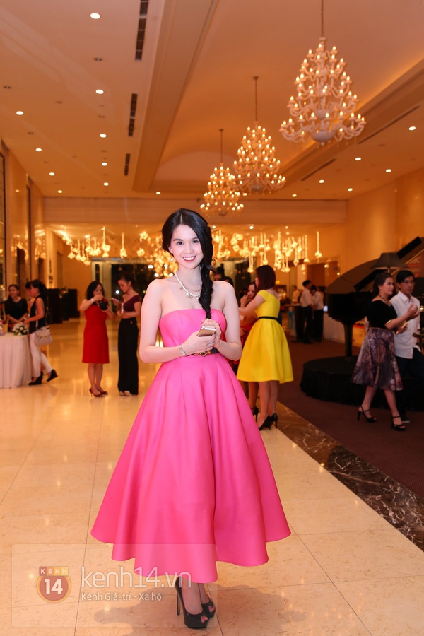 Ngọc Trinh rạng rỡ bên cạnh Hoa hậu Hoàn vũ Thái Lan 3