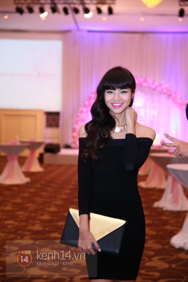 Ngọc Trinh rạng rỡ bên cạnh Hoa hậu Hoàn vũ Thái Lan 11