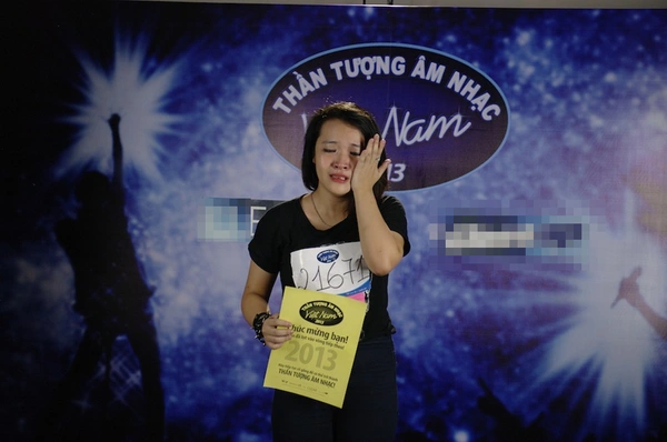 Vietnam Idol: Mỹ Tâm một mình "chịu trận" khi thí sinh "tăng động" tỏ tình 9