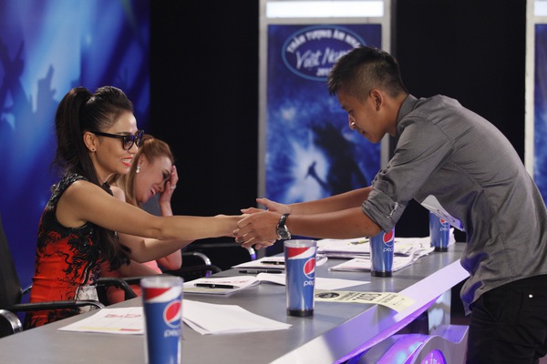 Vietnam Idol tập 2: Thu Minh, Mỹ Tâm thích thú với thí sinh nhỏ tuổi đẹp trai 4