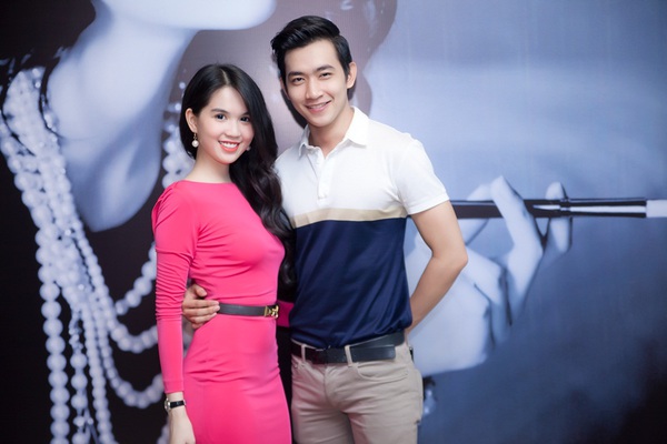 Ngọc Trinh giới thiệu chị gái ruột trong sự kiện 9 Ngọc Trinh giới thiệu chị gái ruột trong sự kiện 9